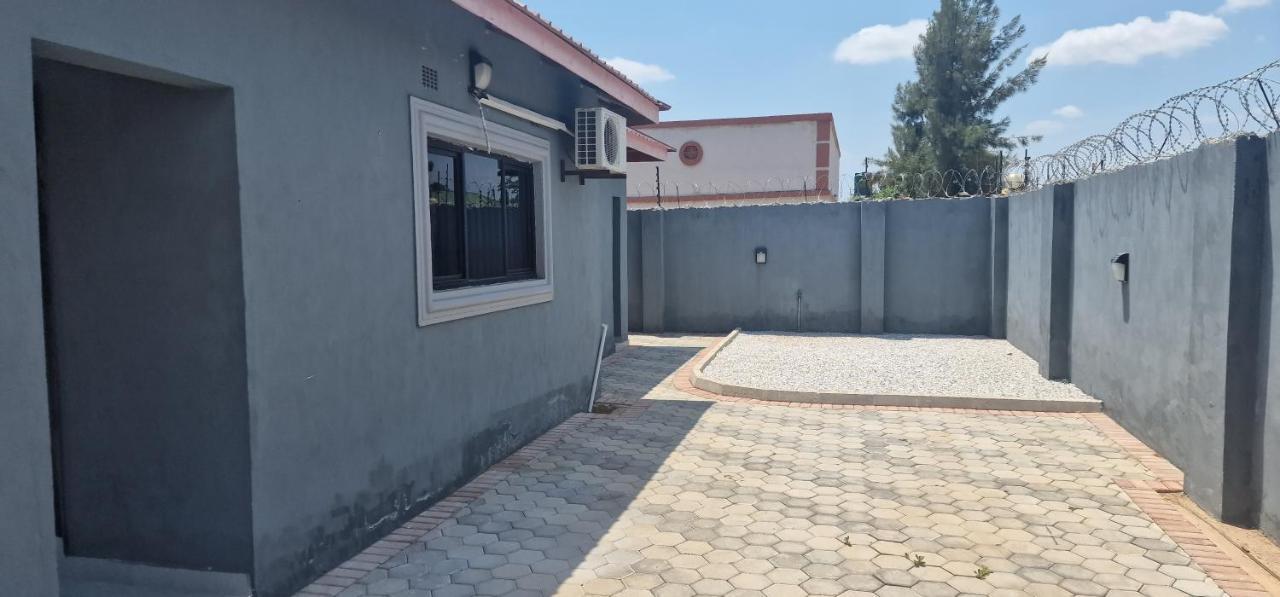 Salama Apartments Lusaka Exteriör bild